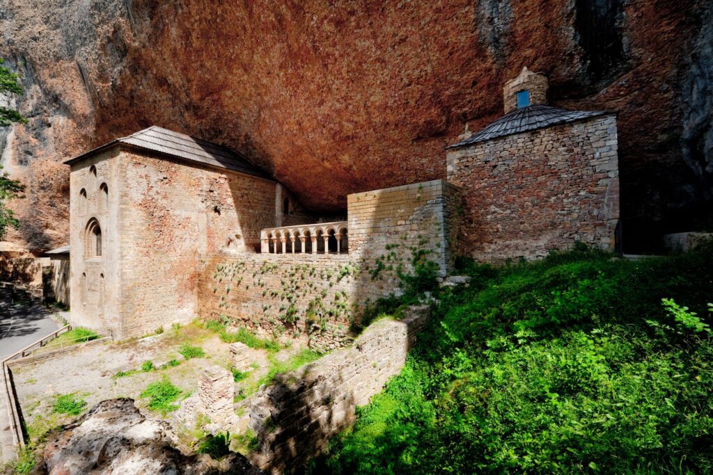 San Juan de la Peña, un monasterio que vale por dos san juan de la pena foto de versus scaled 1